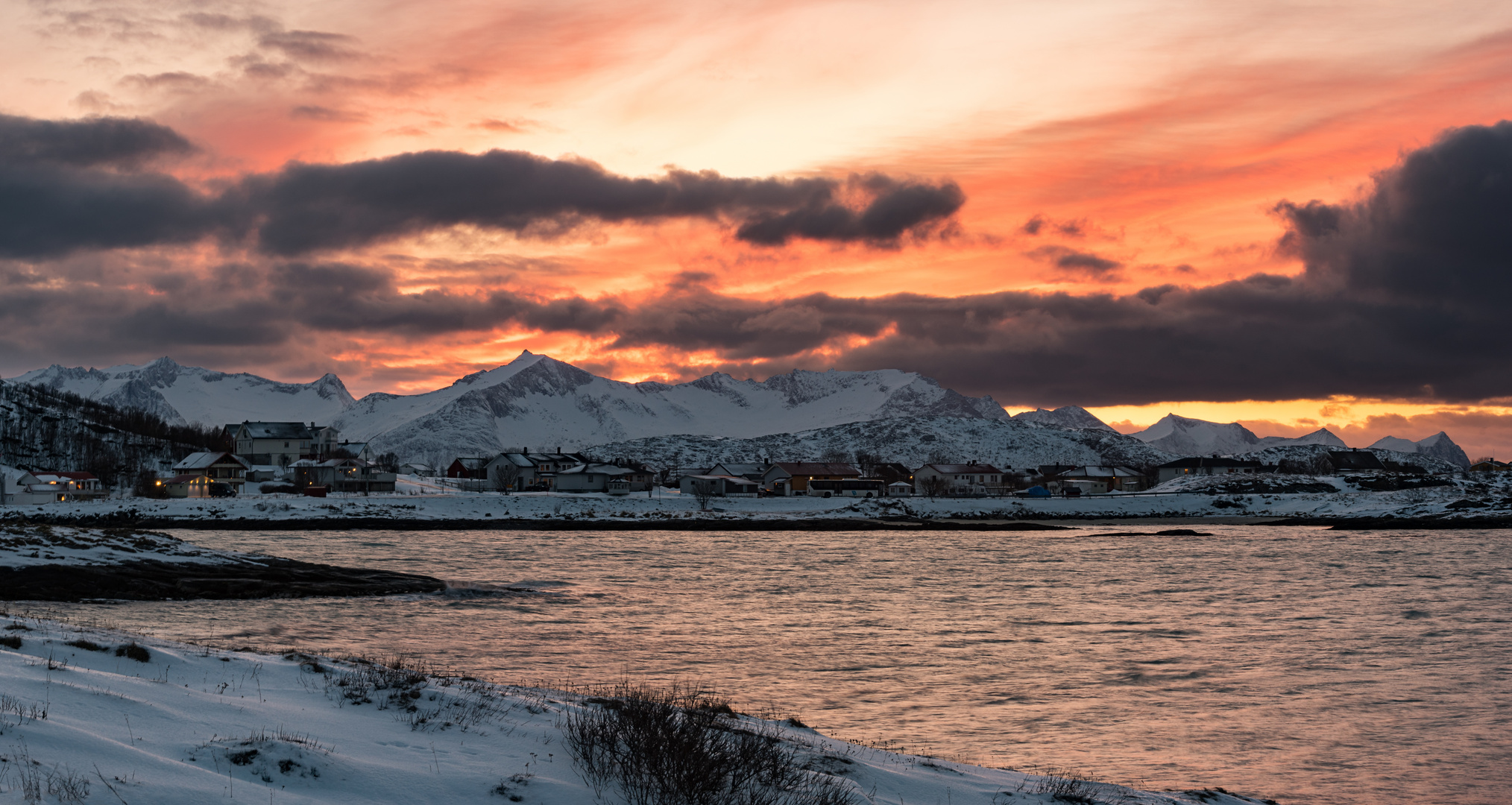 Sunset behind Sommarøy