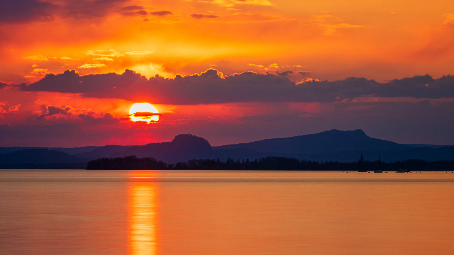 Sunset behind vulcanoes