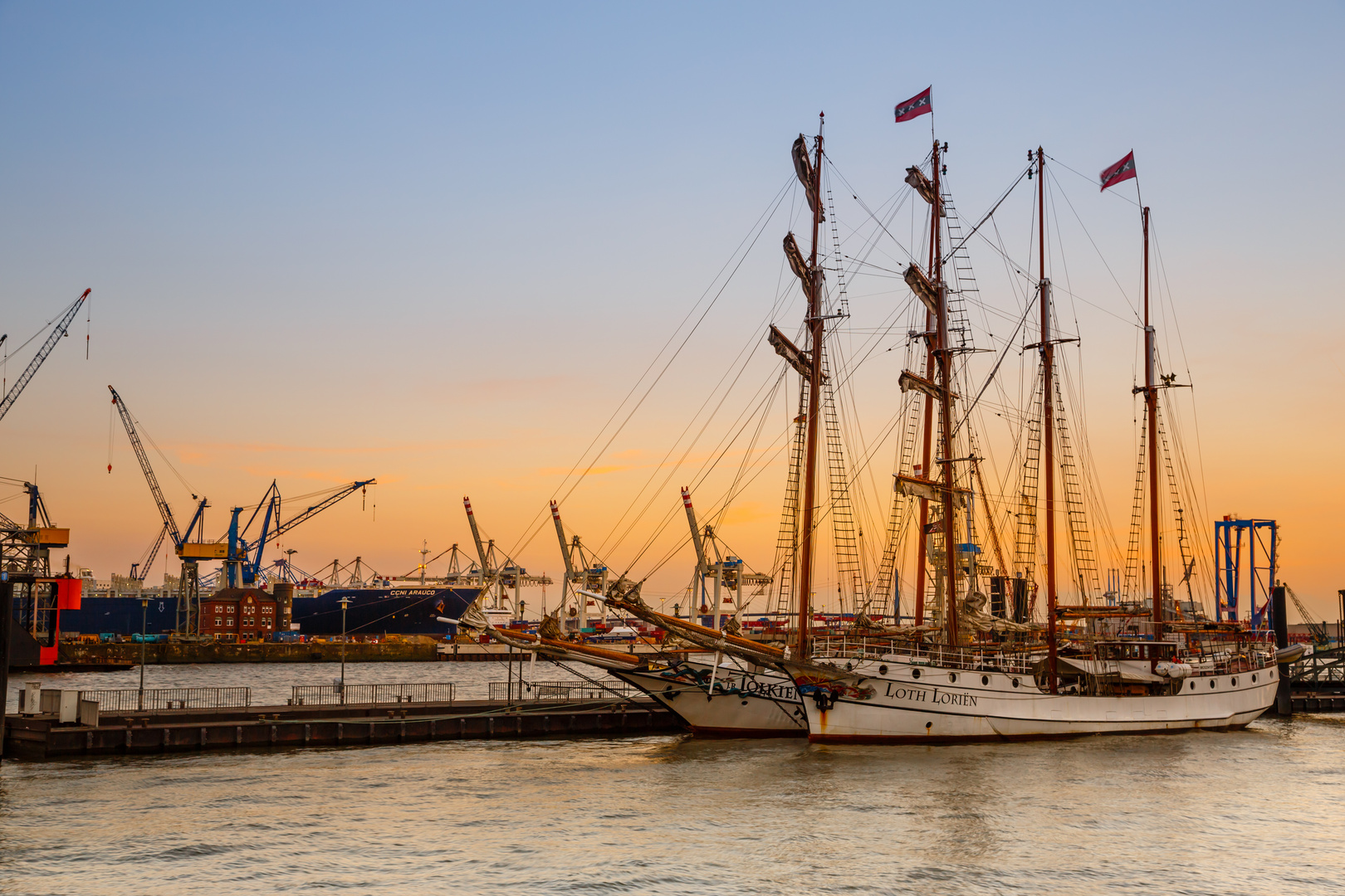 Sunset im Hamburger Hafen