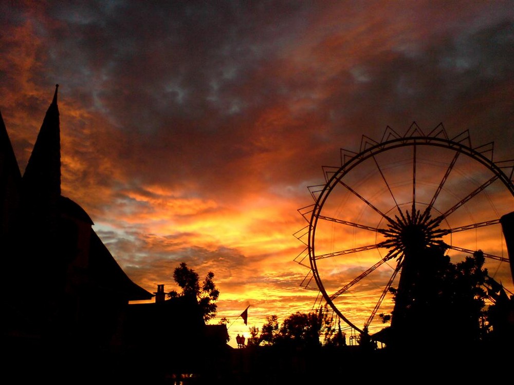 Sunset in Hopi Hari Park - SP