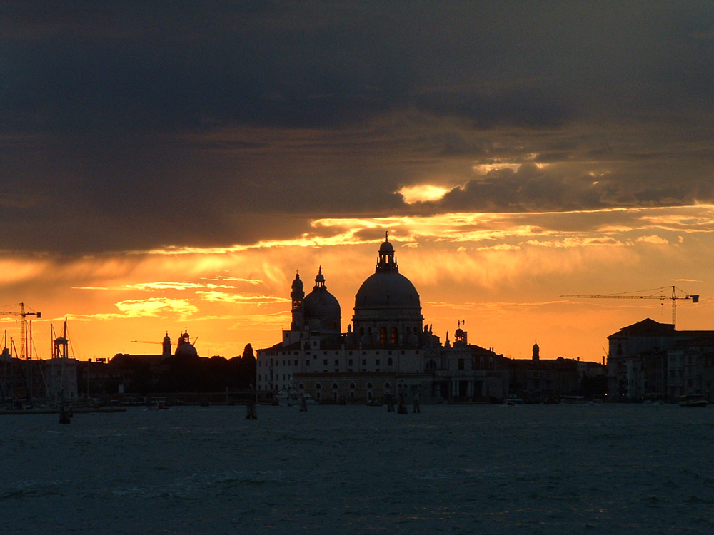 Sunset in Venice on a windy rainy day. von W.G.J.E. Haarsma