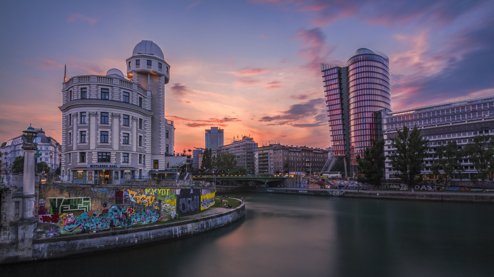 sunset in vienna (Urania + UNIQA-Tower)