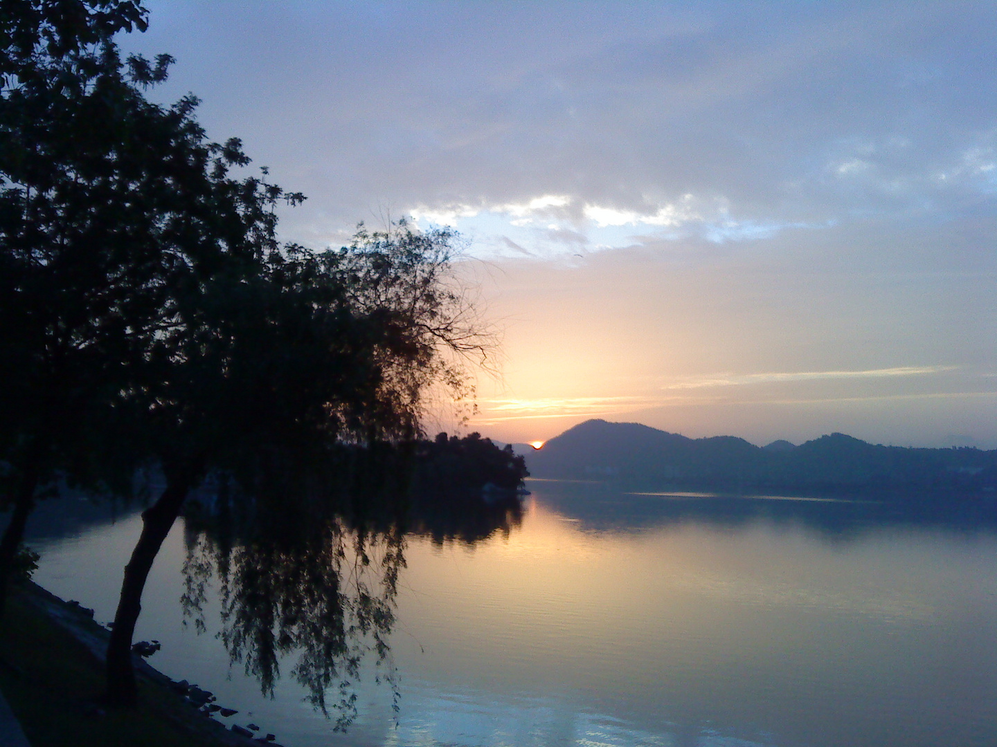 Sunset in XiHu HuangShi China