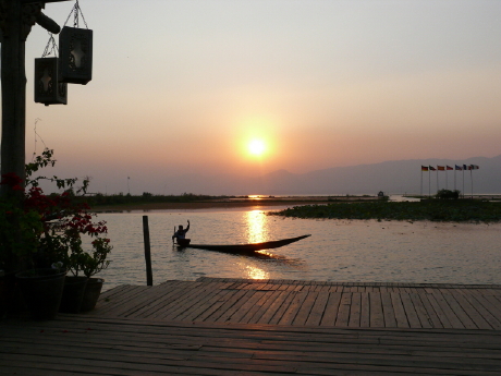 sunset Inle lake