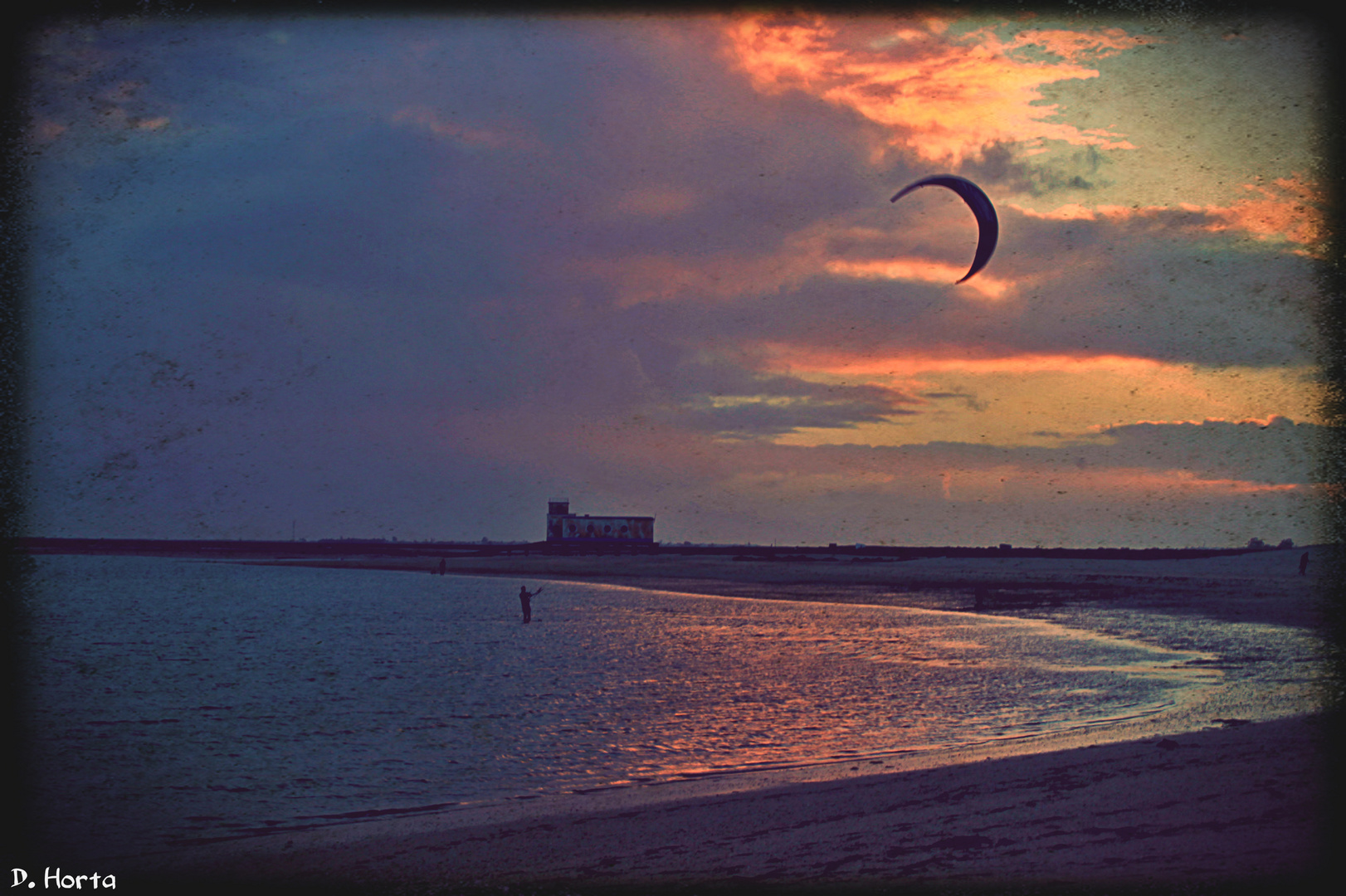 Sunset Kitesurf