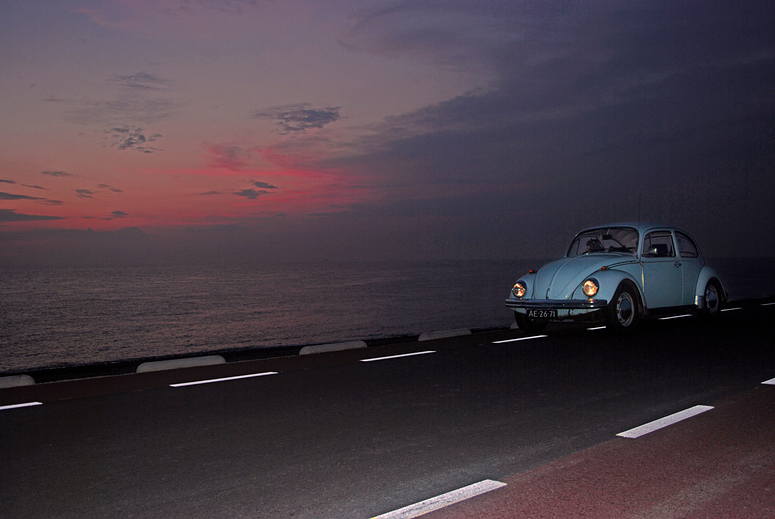 Sunset mit VW Käfer
