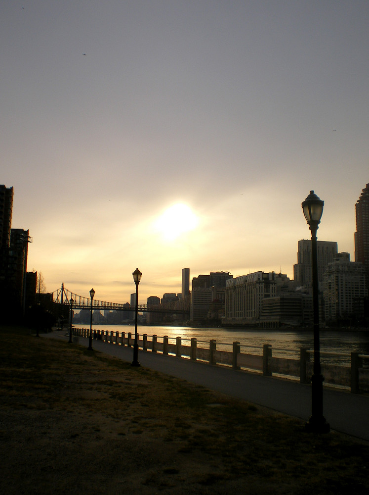 Sunset on Roosevelt Island