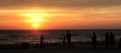 Sunset on the beach / Coucher de soleil sur la plage