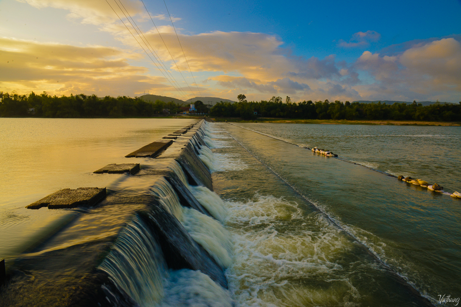 Sunset on the dam at Tuy An, Tuy Hoa, Vietnam