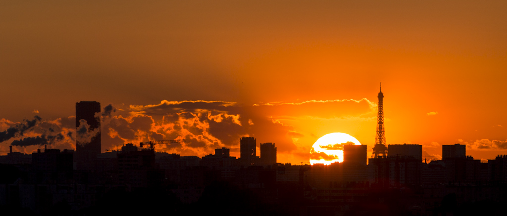 Sunset on the Eiffel tower