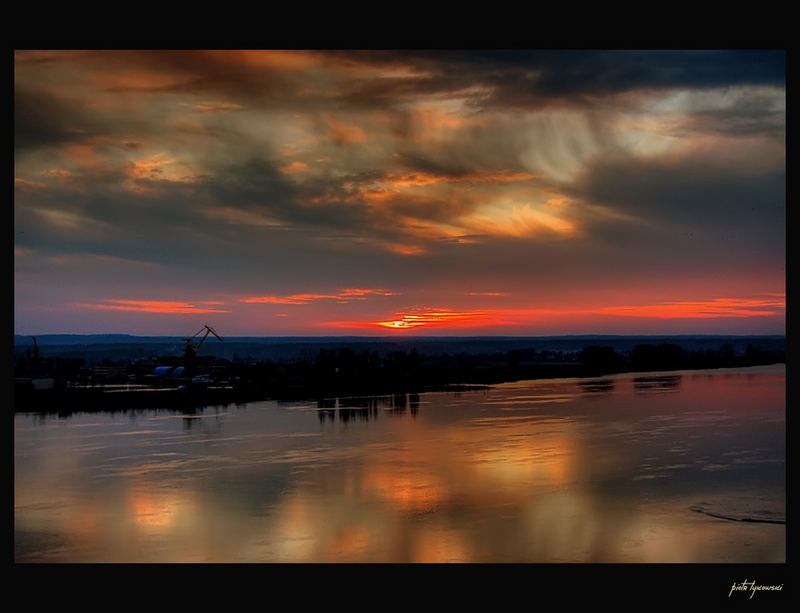 Sunset on the river Vistula in Plock (Poland)