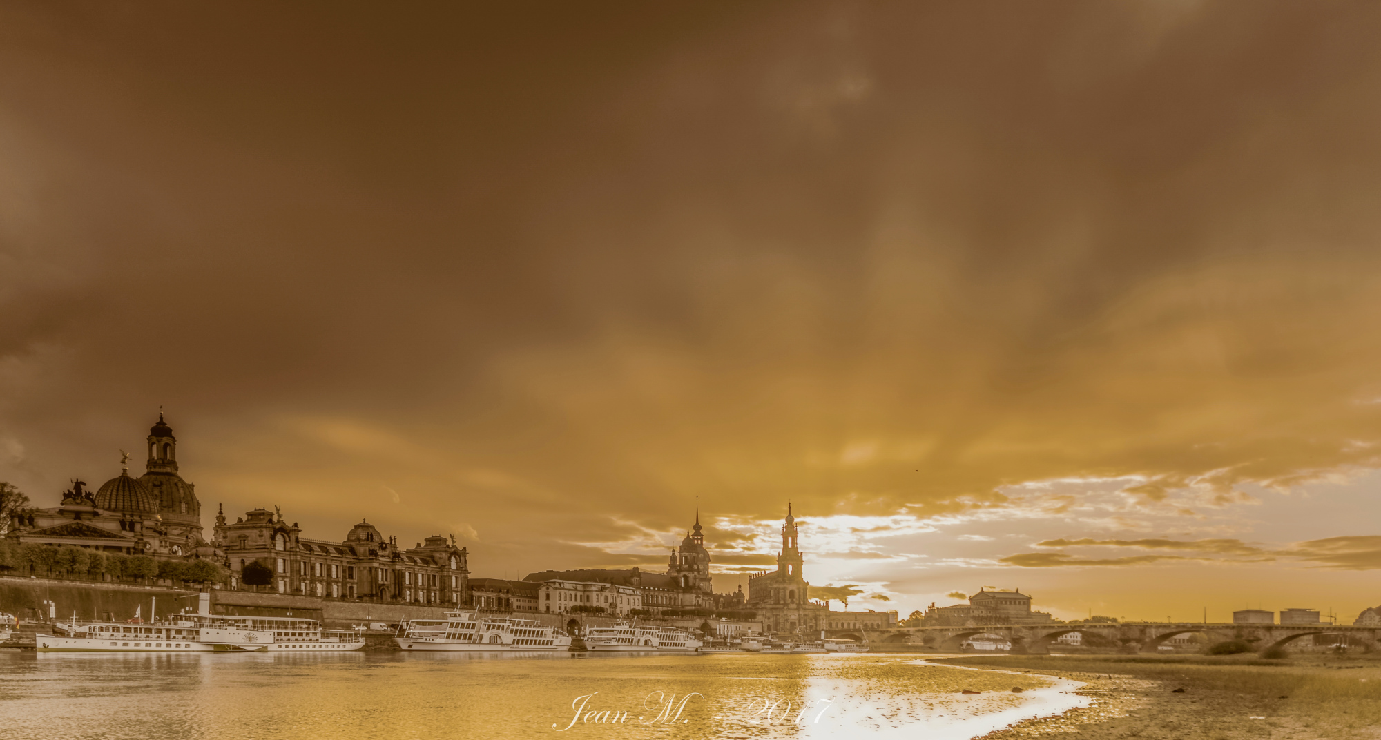 Sunset over Dresden (02)