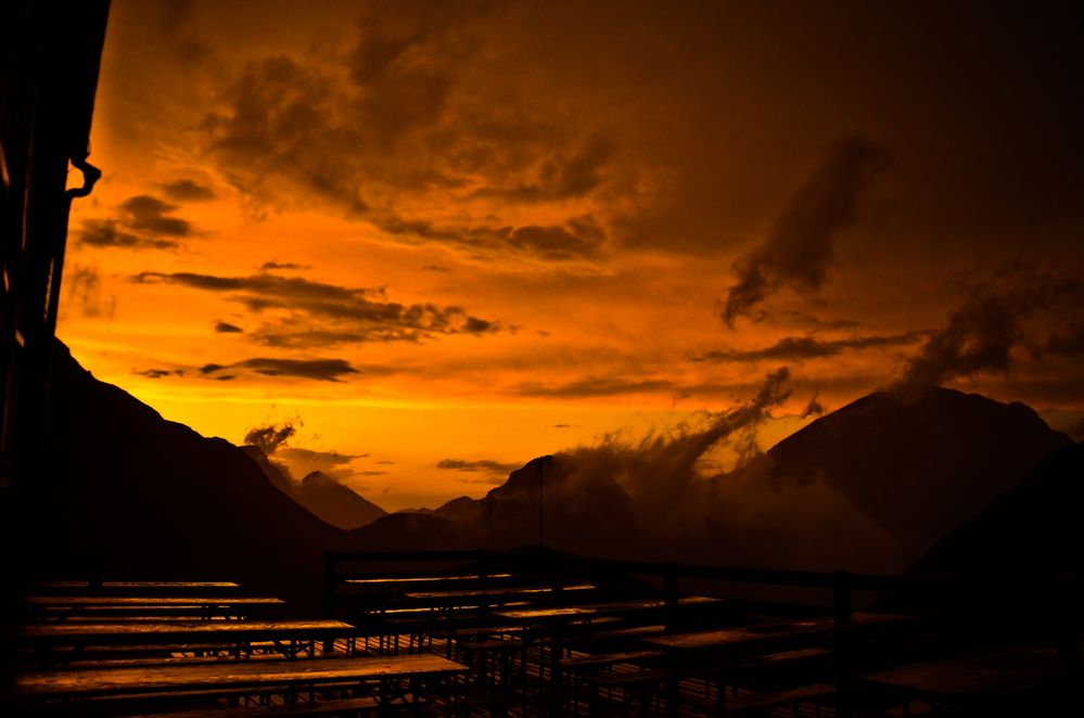 Sunset over LammsenjochHütte