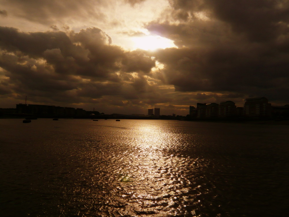 Sunset over the Thames