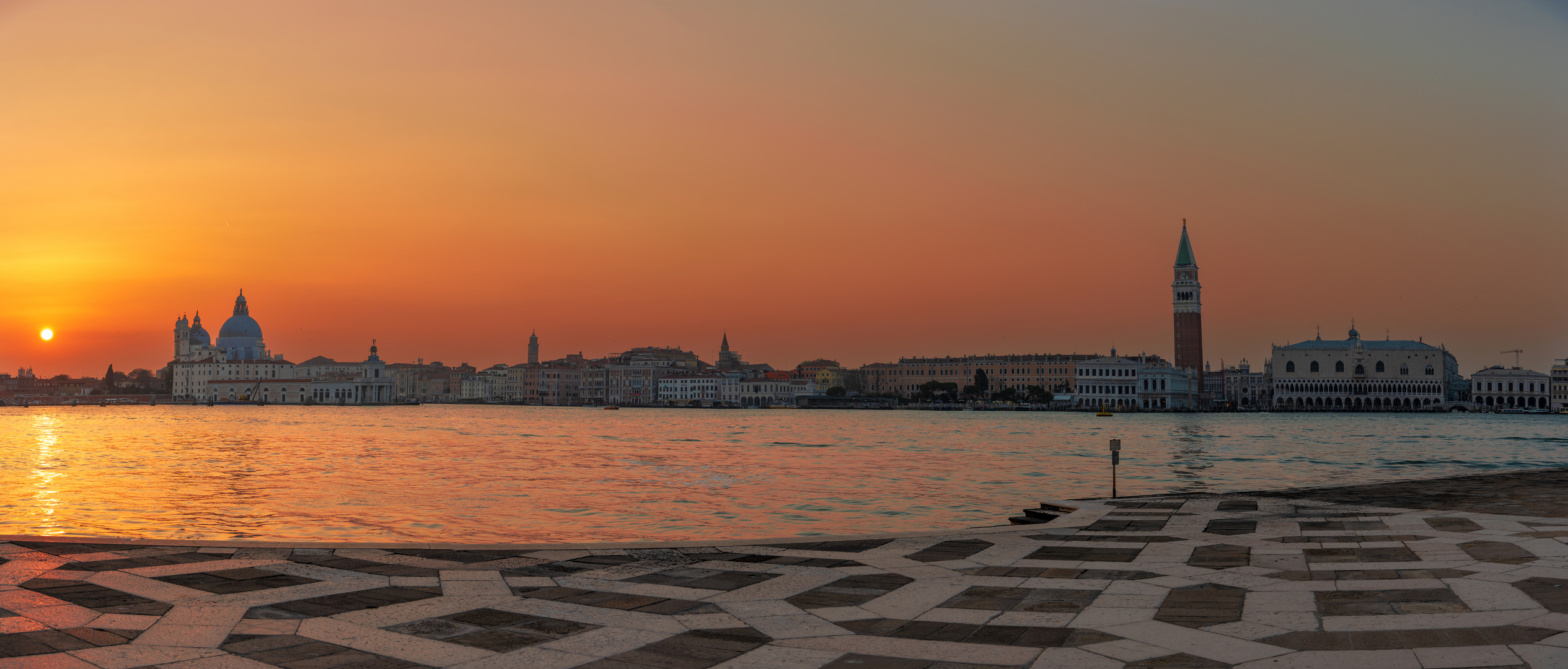 Sunset-Panorama in Venedig