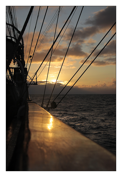 sunset sailing .III.