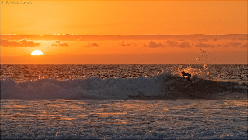 - Sunset Surfer -