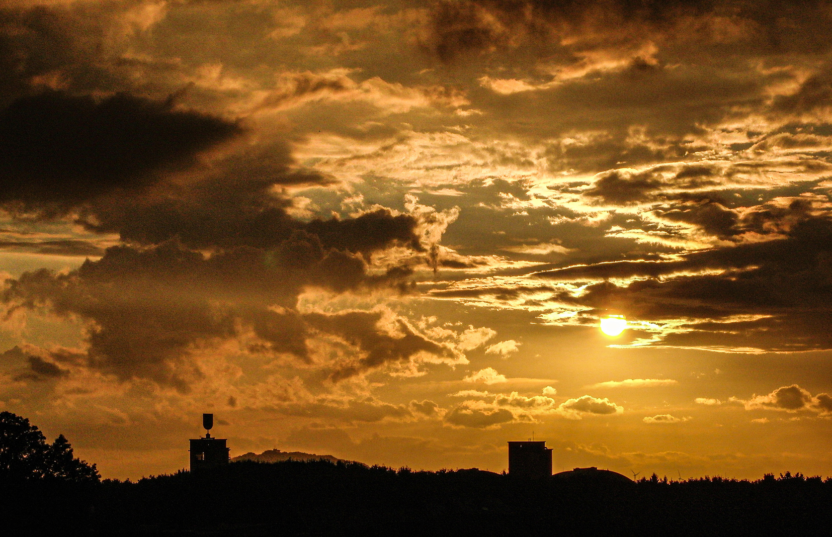 Sunset über alter Skyline...