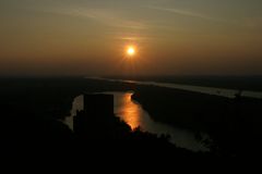 Sunset über Burg Greifenstein an der Donau