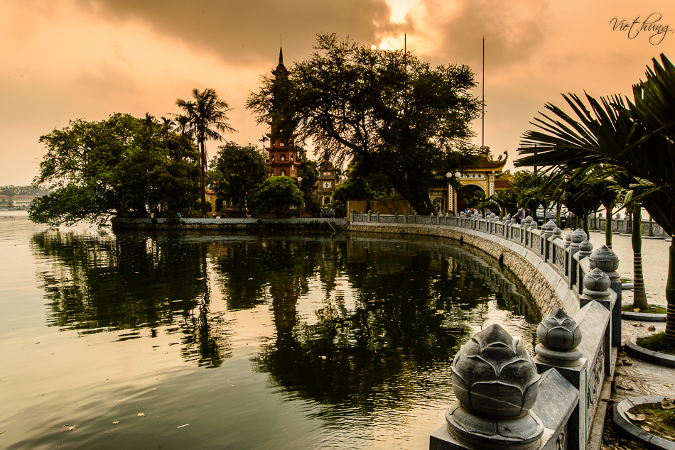 Sunset will come soon on West lake, Hanoi