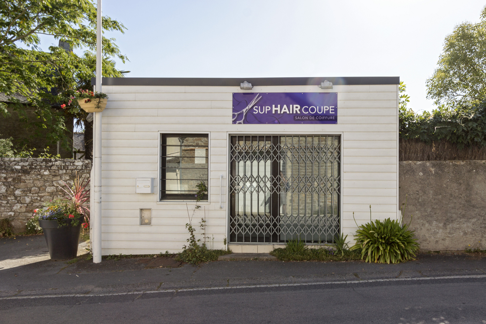 SUP HAIR COUPE in Larmor-Baden