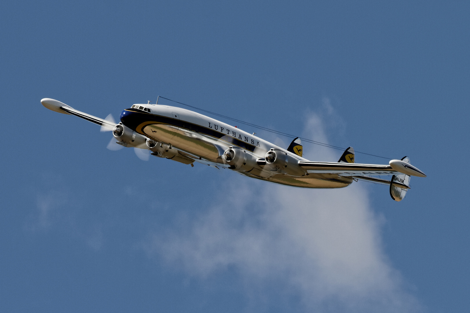 Super Constellation (1)