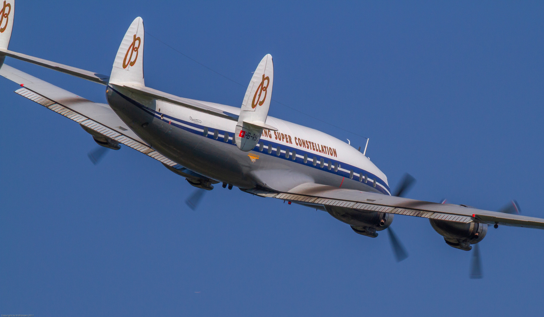 Super Constellation 