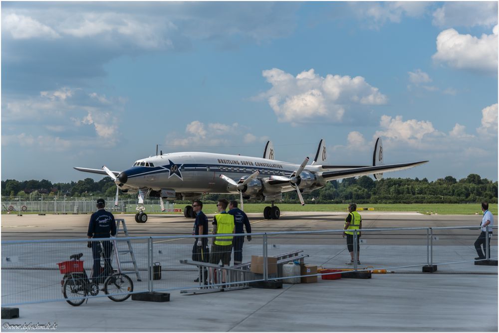 Super Constellation