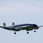 Super Constellation im Landeanflug