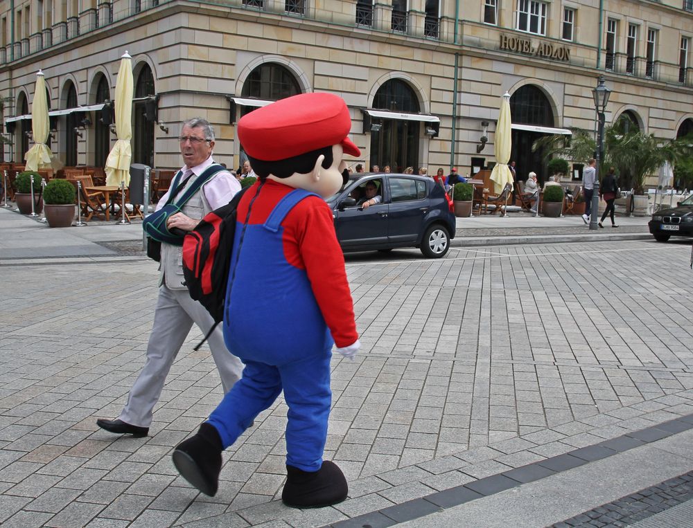 Super-Mario unterwegs incognito in Berlin