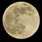 Supermond 2020 am 7.4.2020 um 20:20 Uhr 