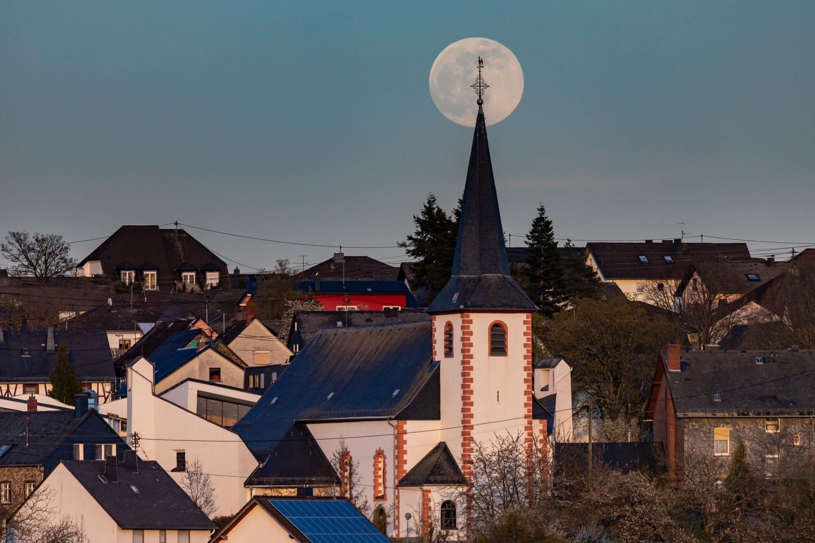 Supermond beim Aufgang