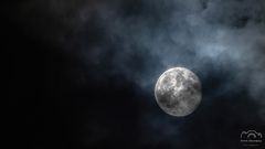 *** Supermond hüllt sich in Wolken ***
