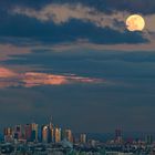 "Supermond" über der City von Frankfurt/Main