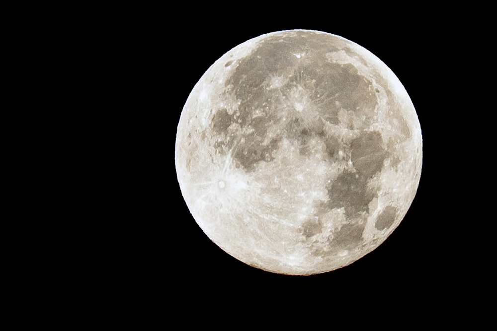 Supermoon am Morgen des 30.8.2015 um 5:56 Uhr