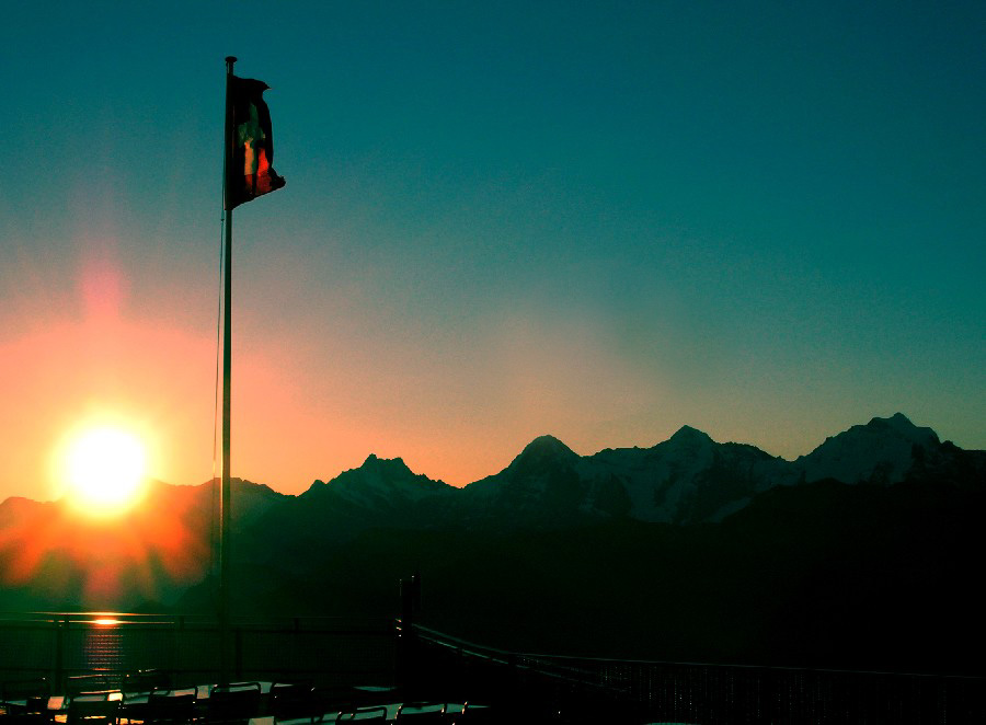 Supernova mit Eiger, Mönch und Jungfrau