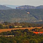 Superteleblick über Burkhartswalde bis zu den Tafelbergen...