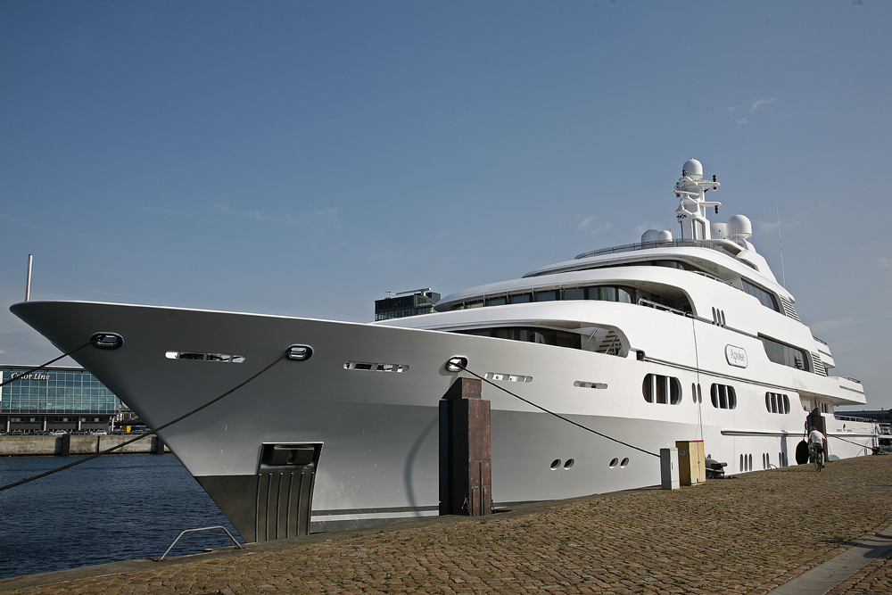 Superyacht Apoise in Kiel