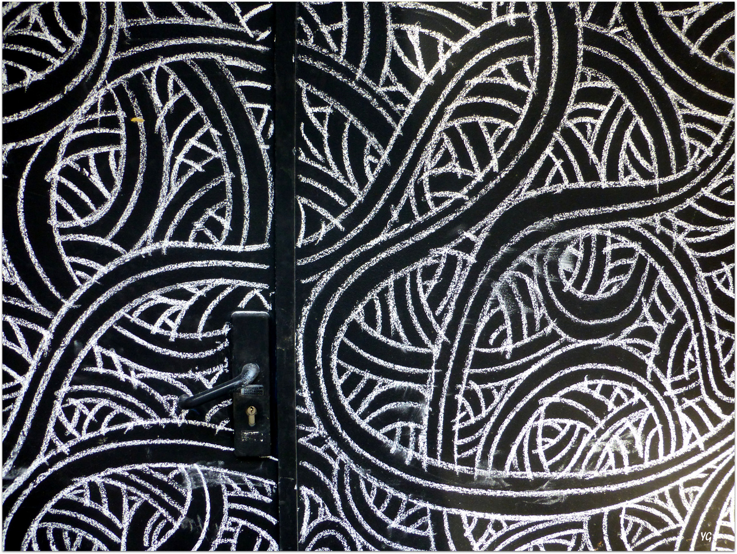 Supplice de Tantale... photo et image paris, street art, special