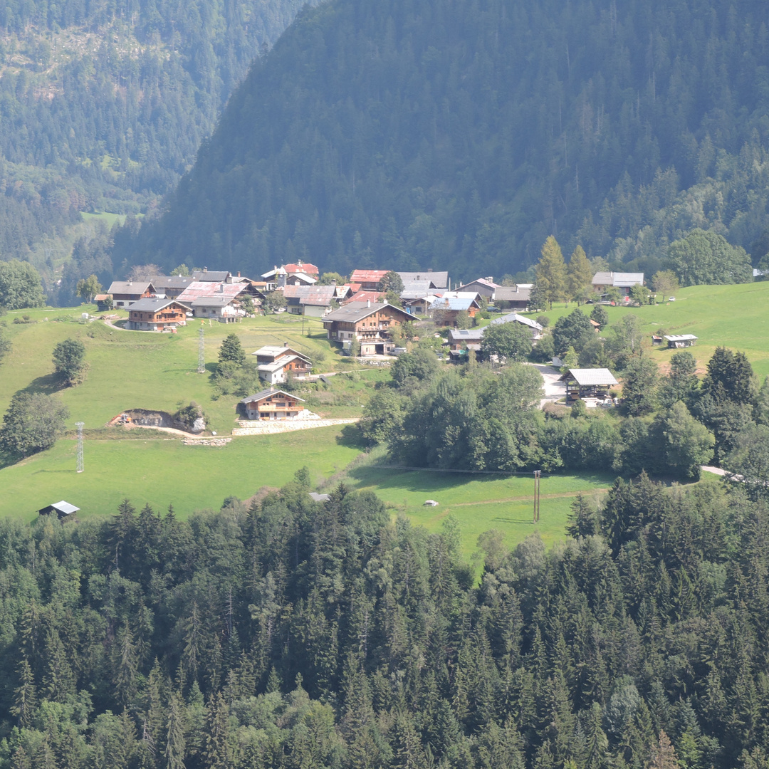 SUR LA COLLINE