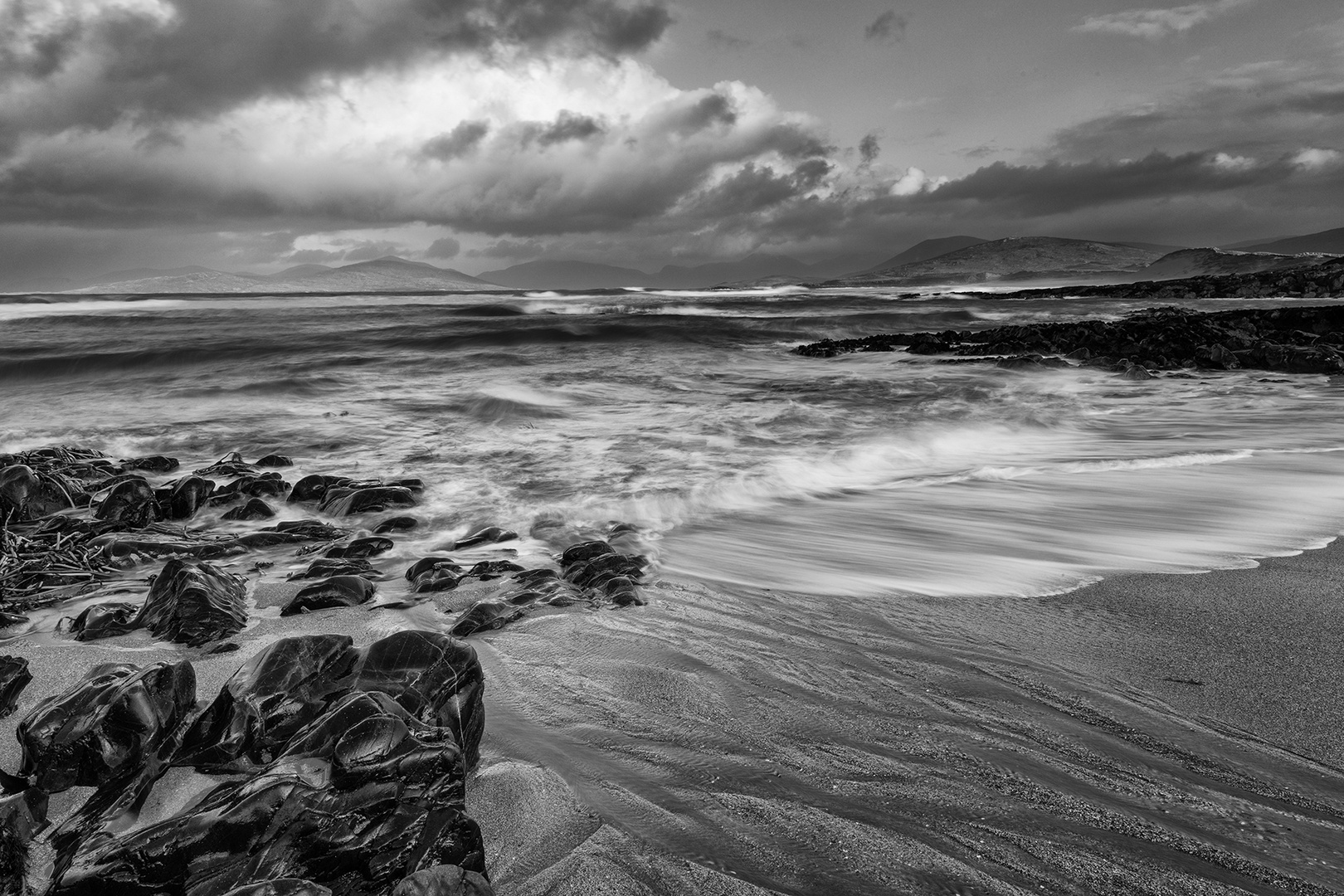 Sur la plage abandonnée