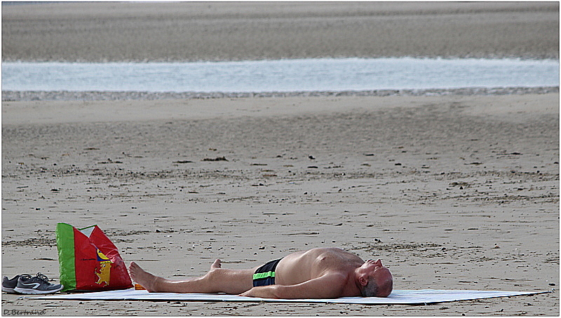 sur la plage abandonnée......