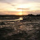 Sur la plage abandonnée...