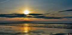 "Sur la plage abandonnée,..."