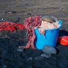 Sur la plage de stromboli, La lave