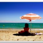 sur la plage ensoleillèe