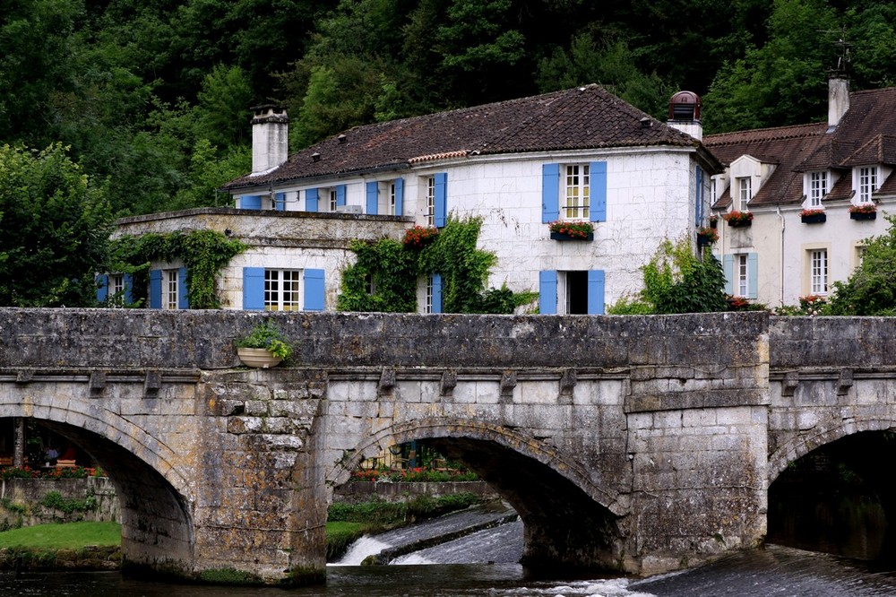 sur la route de Brantome j'ai passé le petit pont