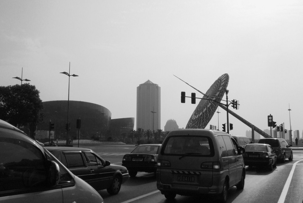 sur la route de l'aéroport de Shanghaï.