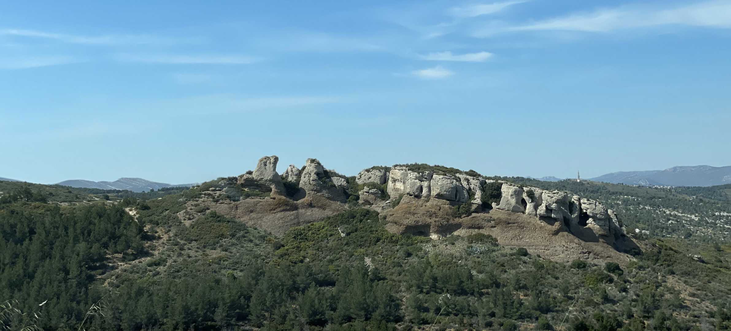 Sur la route des crêtes entre Cassis et La Ciotat .