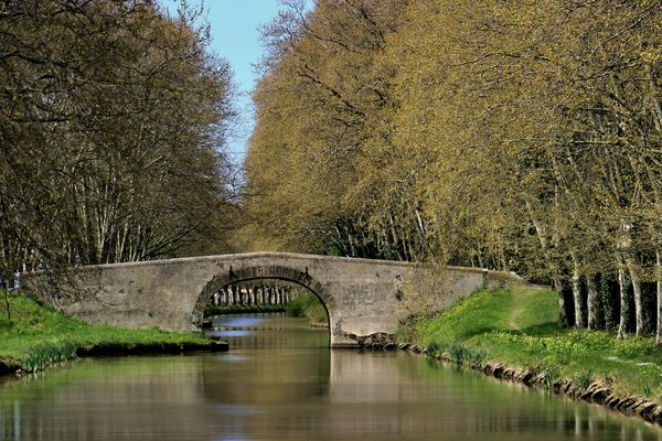 Sur le canal du midi